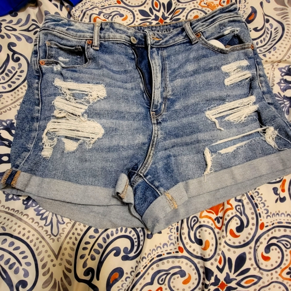 American Eagle stretch mom short